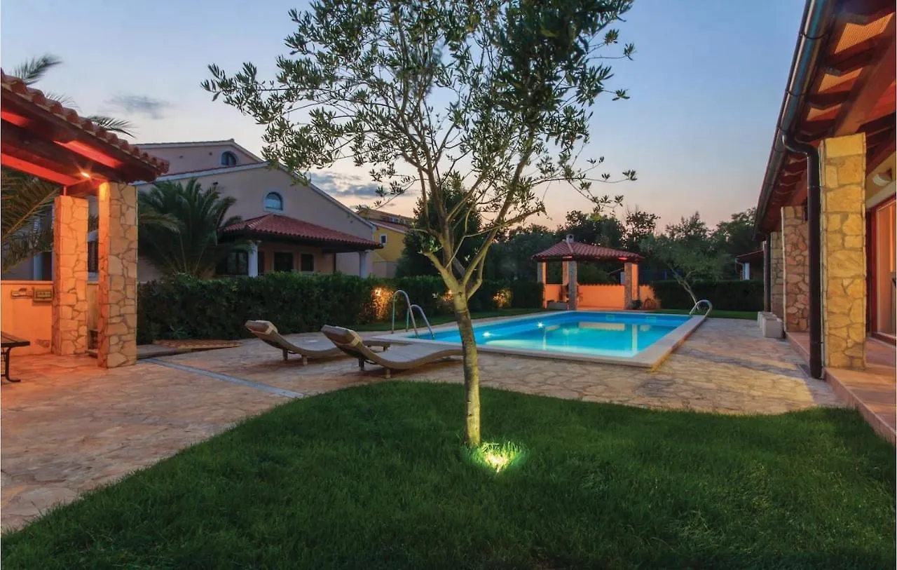 Golden Olive Apartment In Volme, Banjole! 0*, Banjole